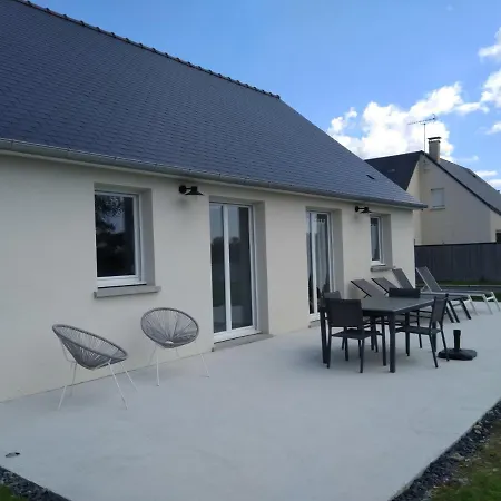 Semesterbostad Maison De Pres De La A