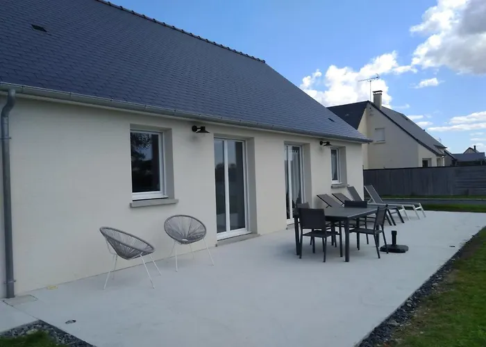 Semesterbostad Maison De Pres De La A