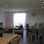 Maison De Pres De La A *