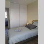 Maison De Pres De La A * Créances