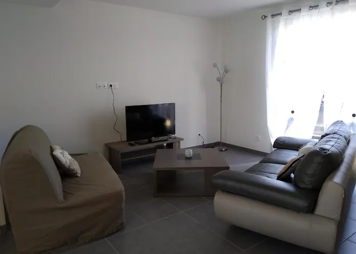 Maison De Pres De La A *